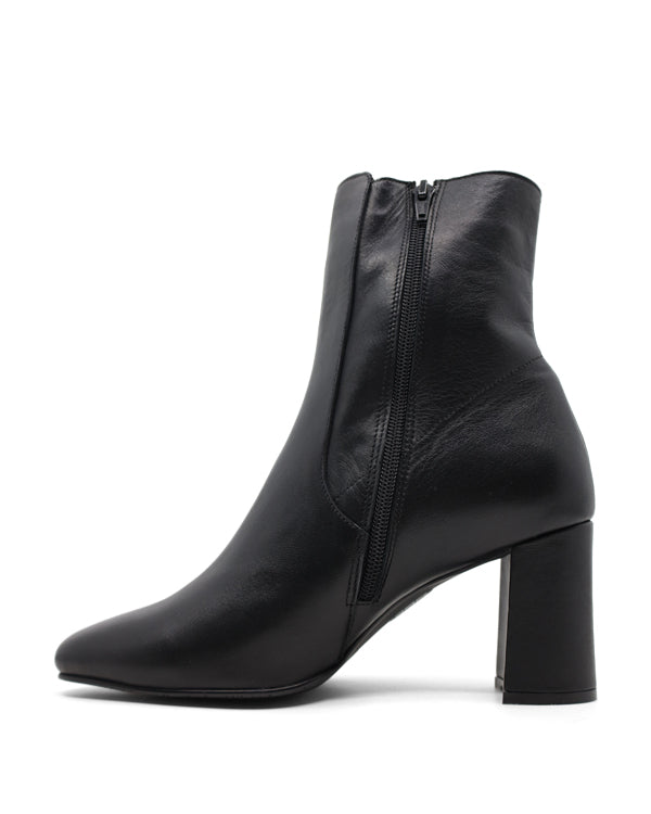 Bueno Dream Black Leather Boot