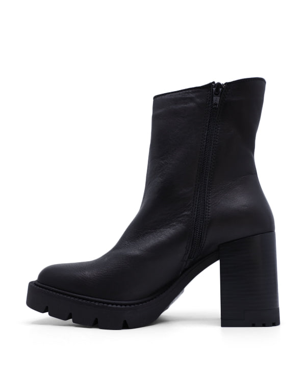 Bueno Lizzie Black Boot